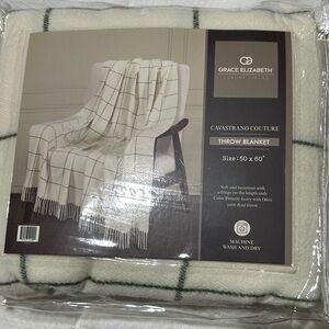 Grace Elizabeth 50 x 60 ivory with olive throw blanket NWT